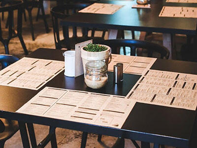 Impressió de cartes, menús i estovalles individuals personalitzades per a restaurants